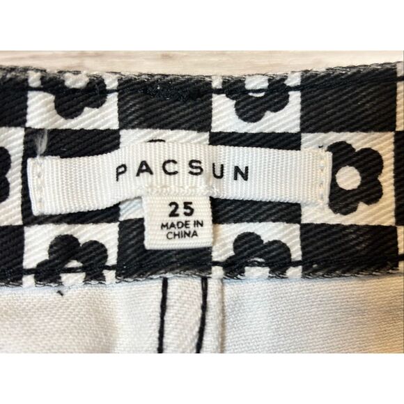 Pacsun black and white checked flowered mini skirt size 25 - Picture 10 of 12